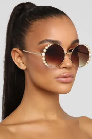 All About The Pearls Sunglasses - Gold/Brown